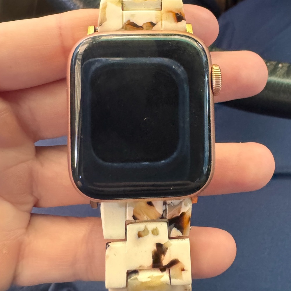Apple Smartwatch with Tortoise Shell Band